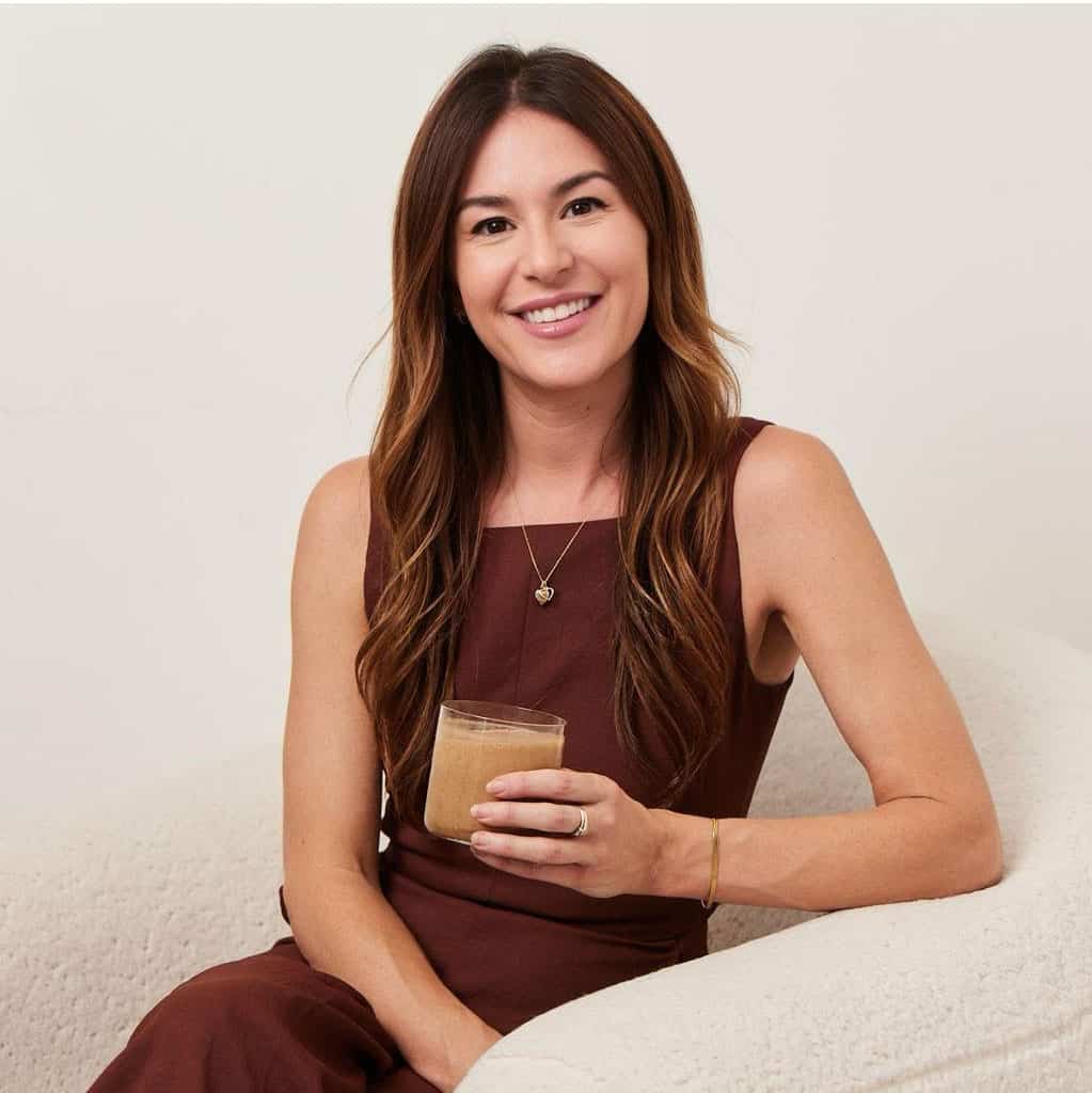 blender-bites-director-of-marketing-communications-arinn-ryan-1-step-drink blender-bites-director-of-marketing-communications-arinn-ryan-1-step-drink